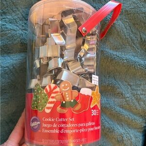 Wilton Holiday Cookie Cutter Set - Red, Green, White